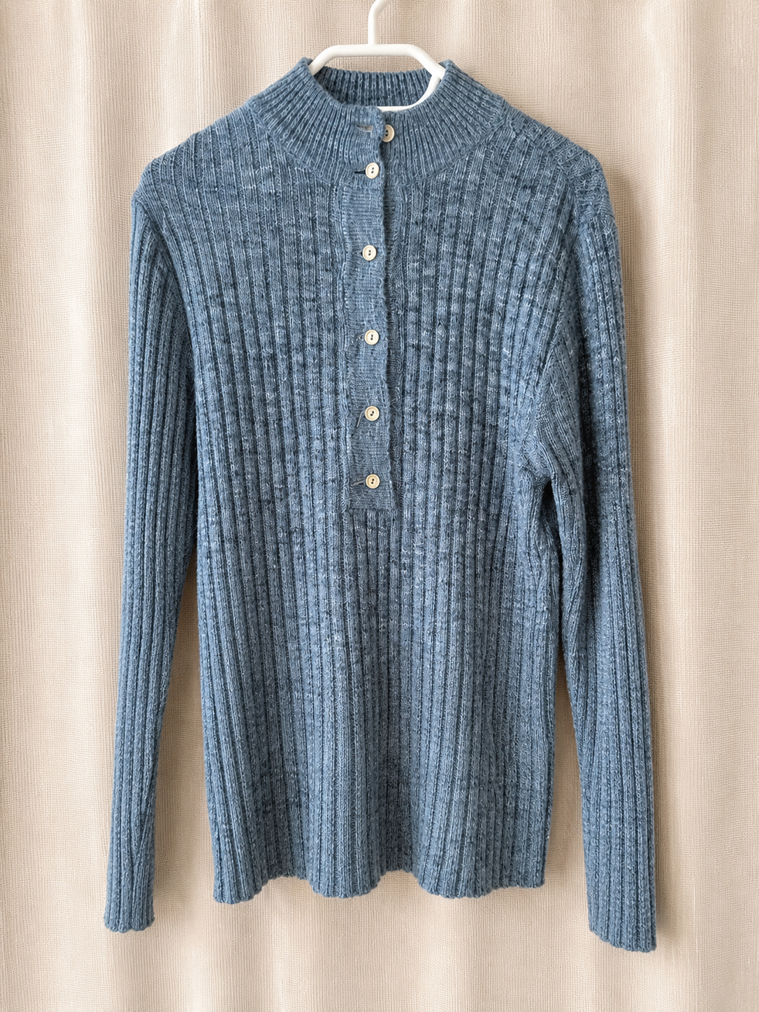 Knit sweater Medium