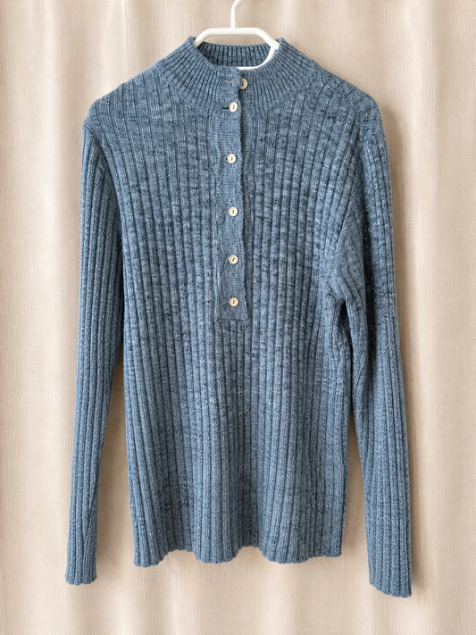 Knit sweater Medium